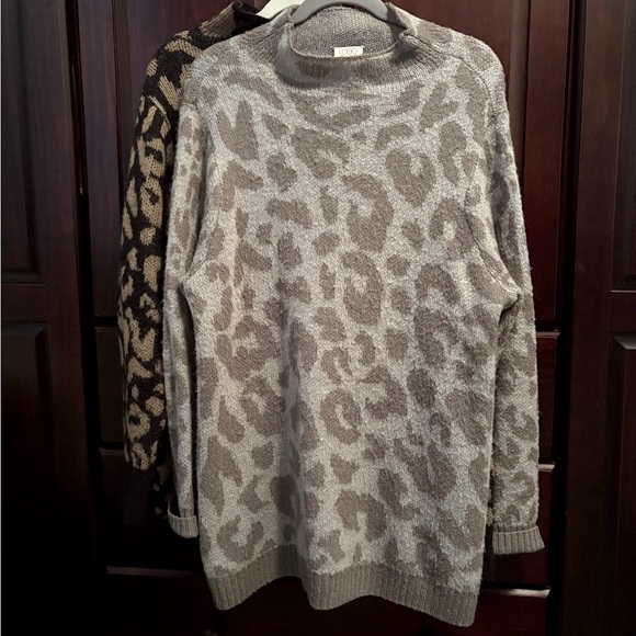 TWO PACK Animal Print Mock Neck Sweaters in GRAY and BLACK/TAN - Picture 4 of 16